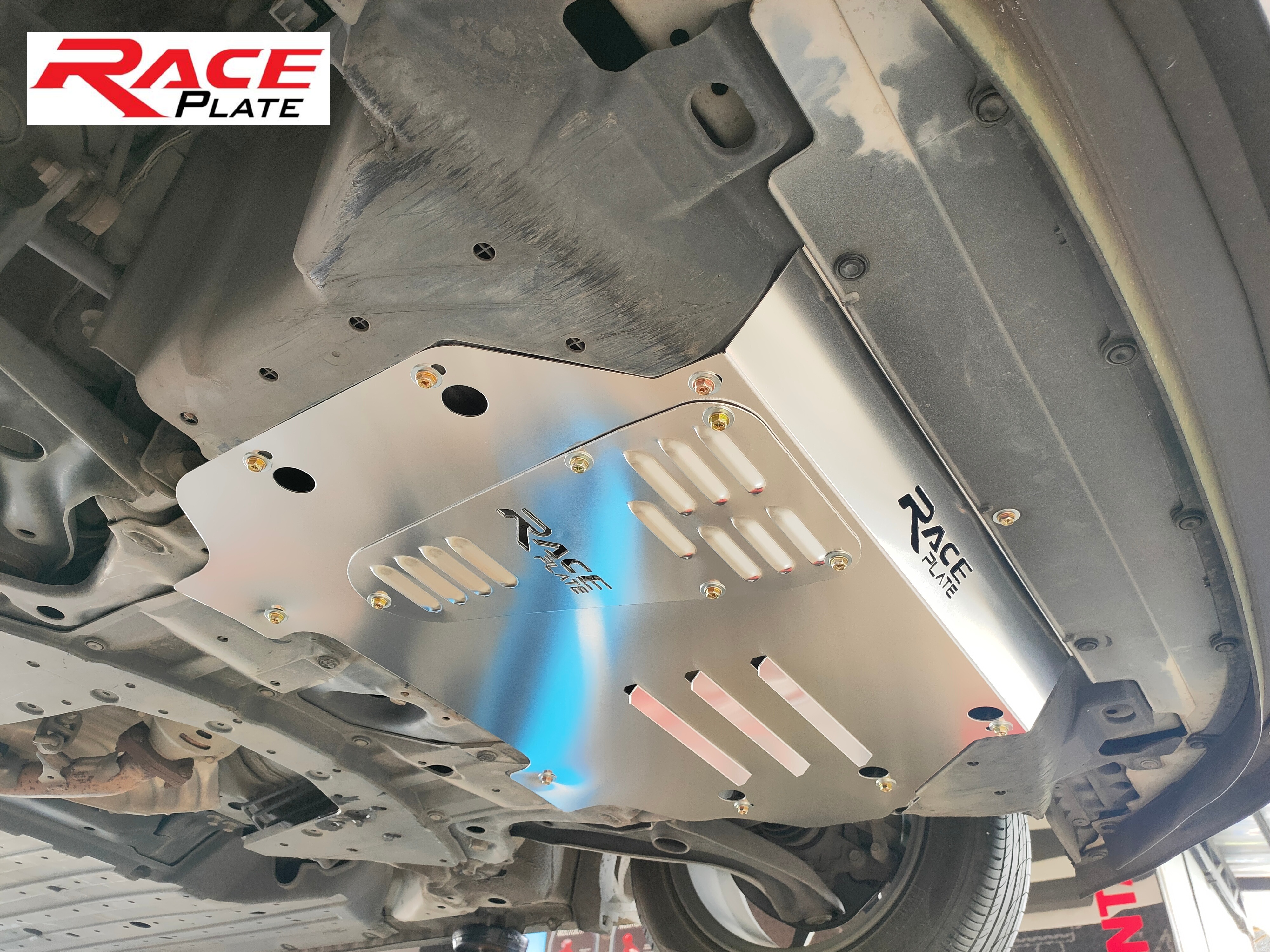 แผ่นปิดใต้ห้องเครื่องอลูมิเนียม Honda Jazz GK Raceplate_Undertray