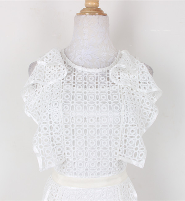 ชุดเดรสยาวผ้าถักโครเชต์แขนกุดสีขาว ส่งฟรี ems