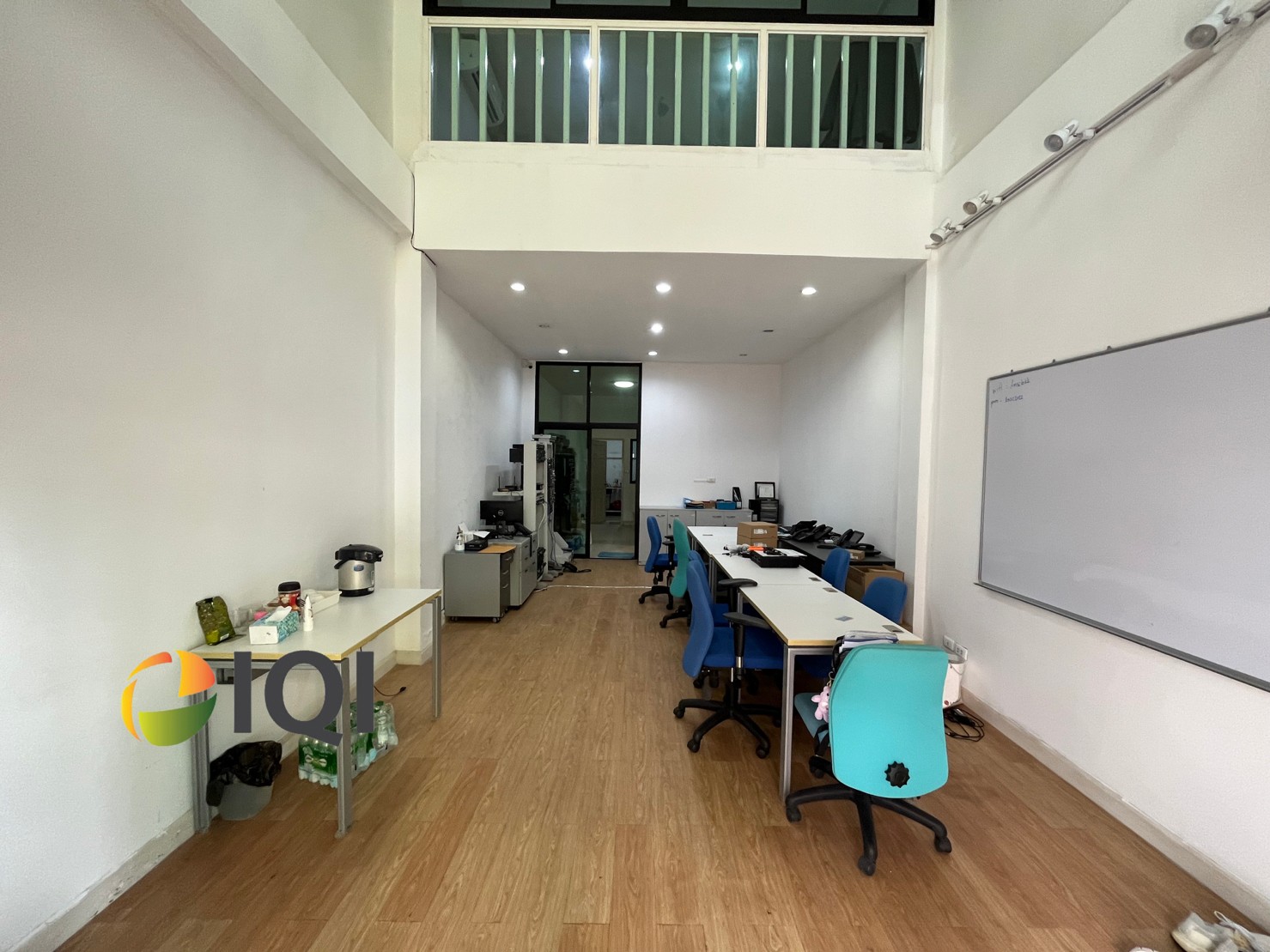 ขาย อาคารพาณิชย์ 3.5 ชั้น The Village ปัญญา-รามอินทรา