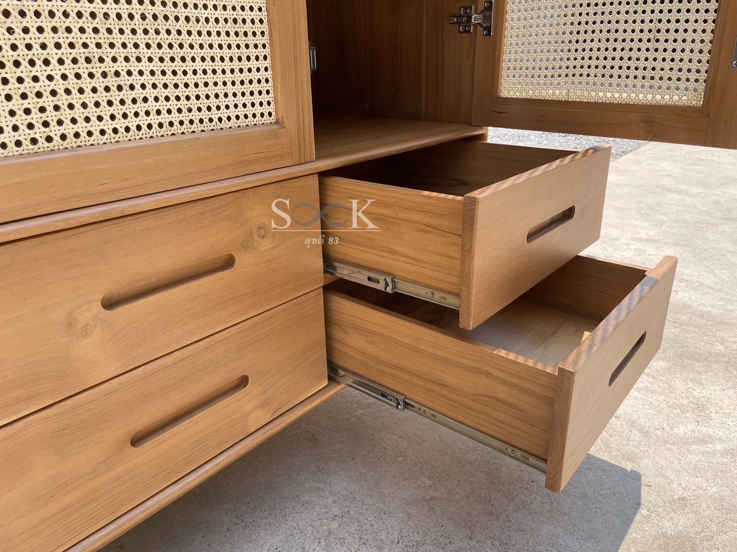 ตู้เสื้อผ้ามินิมอลบานหวาย