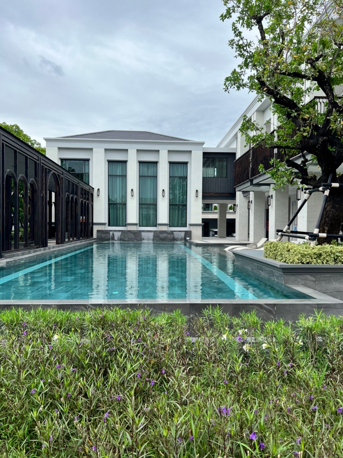 ขาย บ้านใหม่ แบบ BARE SHELL ไม่เคยเข้าอยู่ โครงการ Grand Bangkok Boulevard บางนา-อ่อนนุช