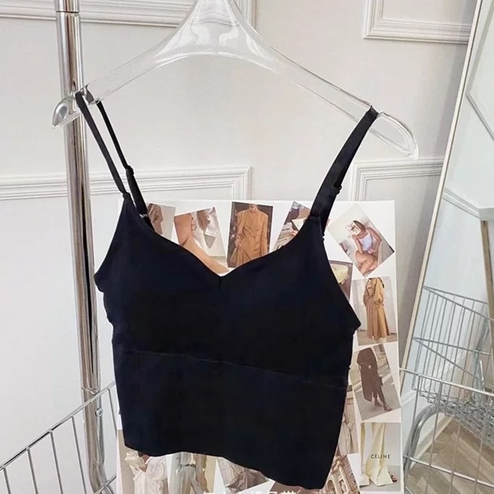 NA201 เสื้อบราสายเดี่ยวเอวลอยเซ็กซี่ จะใส่เป็นเสื้อแฟชั่นหรือเสื้อซับในก็ได้ทุกสถานการณ์ ตรงหน้าอกด้านในเป็นฟองน้ำมีช่องสามารถถอดออกได้ ตัวเสื้อเป็นผ้ายืดขยายได้ค่อนข้างดีใส่แล้วรัดรูปเข้าทรงสวยเลยค่ะ