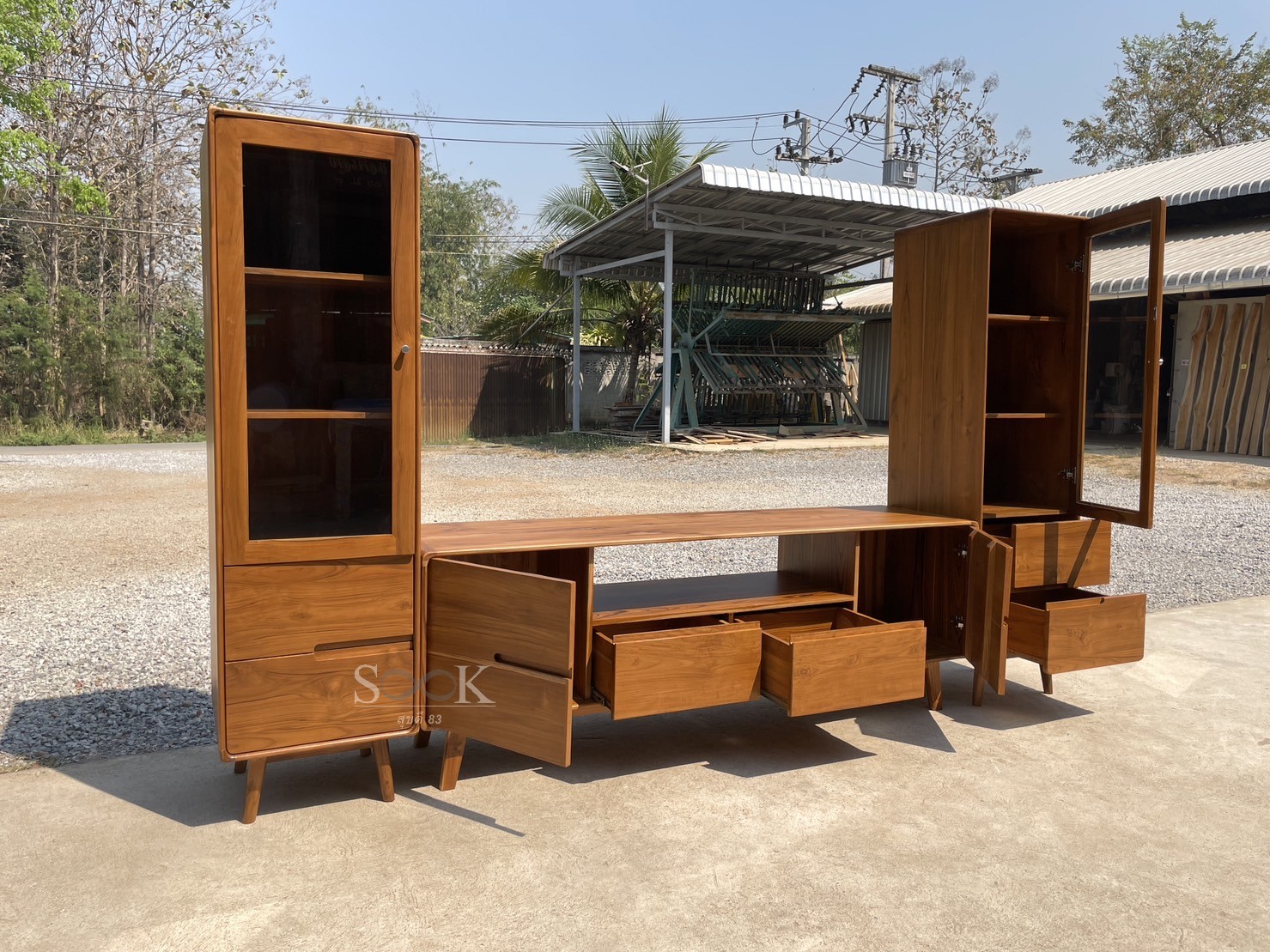 ตู้โชว์วางทีวีมินิมอล