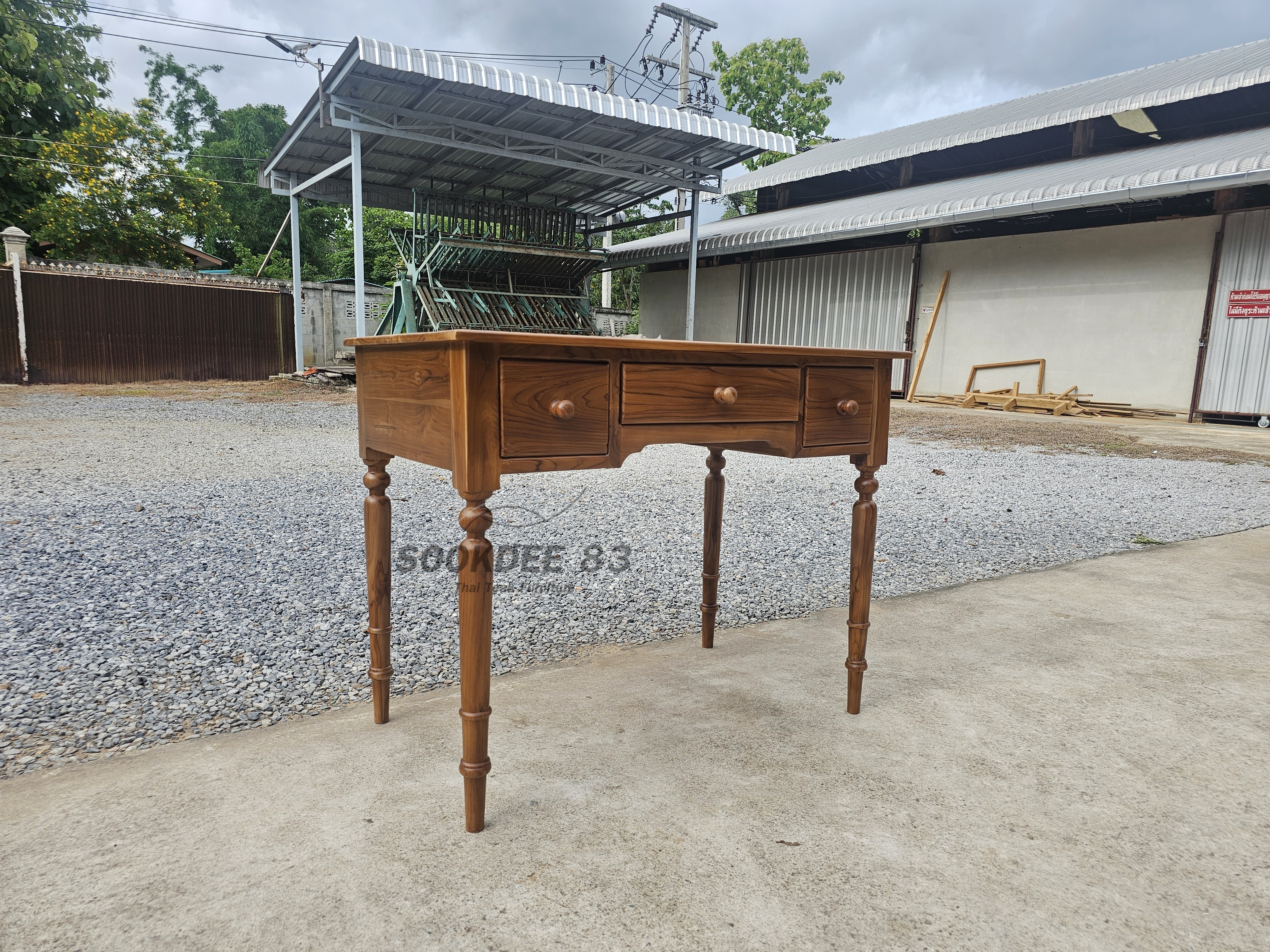 โต๊ะทำงานคลาสสิค ขากลึง