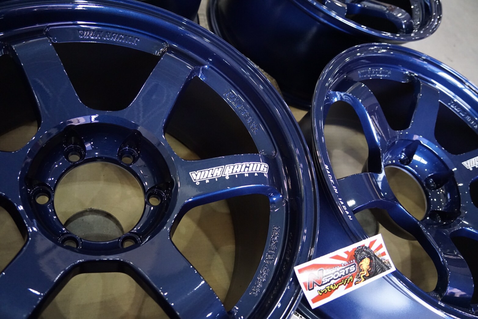 TE37 18x9+0 6-139.7 สีน้ำเงิน