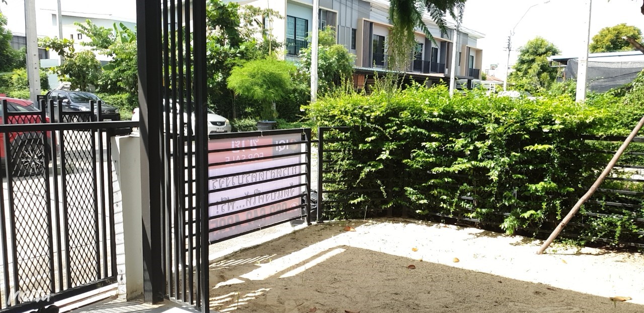 ขายทาวน์โฮม เดอะคอนเนค วัชรพล - เพิ่มสิน หลังมุม