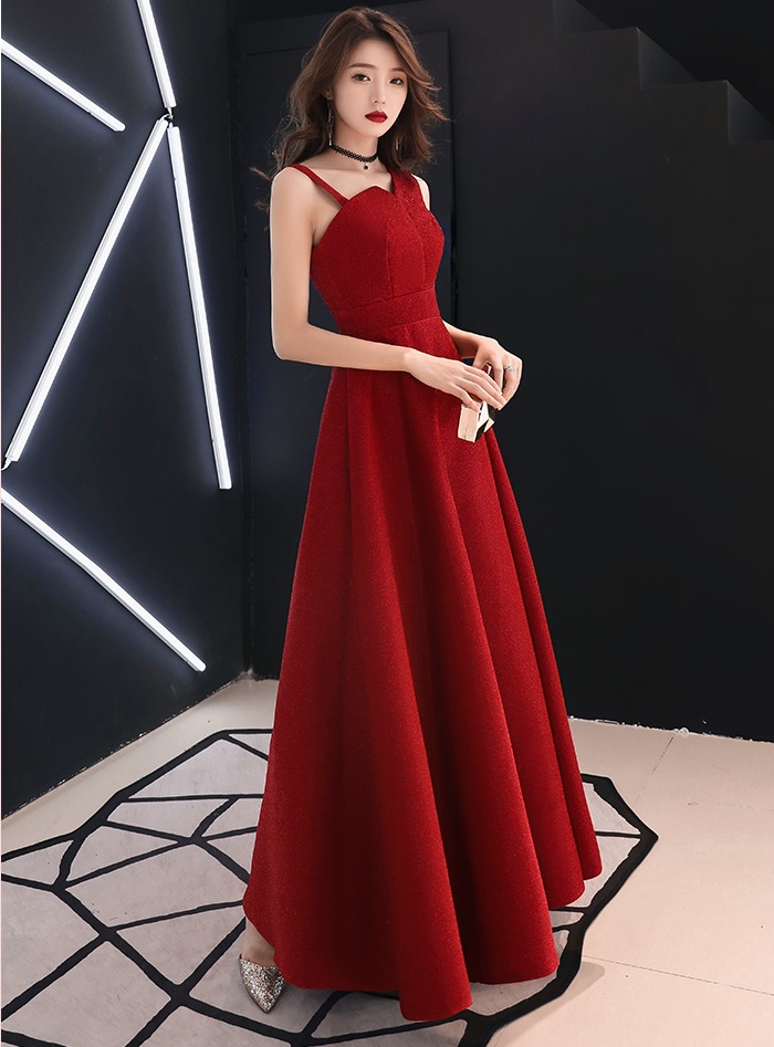 ชุดราตรียาวสีแดง ผ้ากลิสเตอร์สะท้อนแสงระยิบระยับสวยมากๆๆค่ะ ส่งฟรี