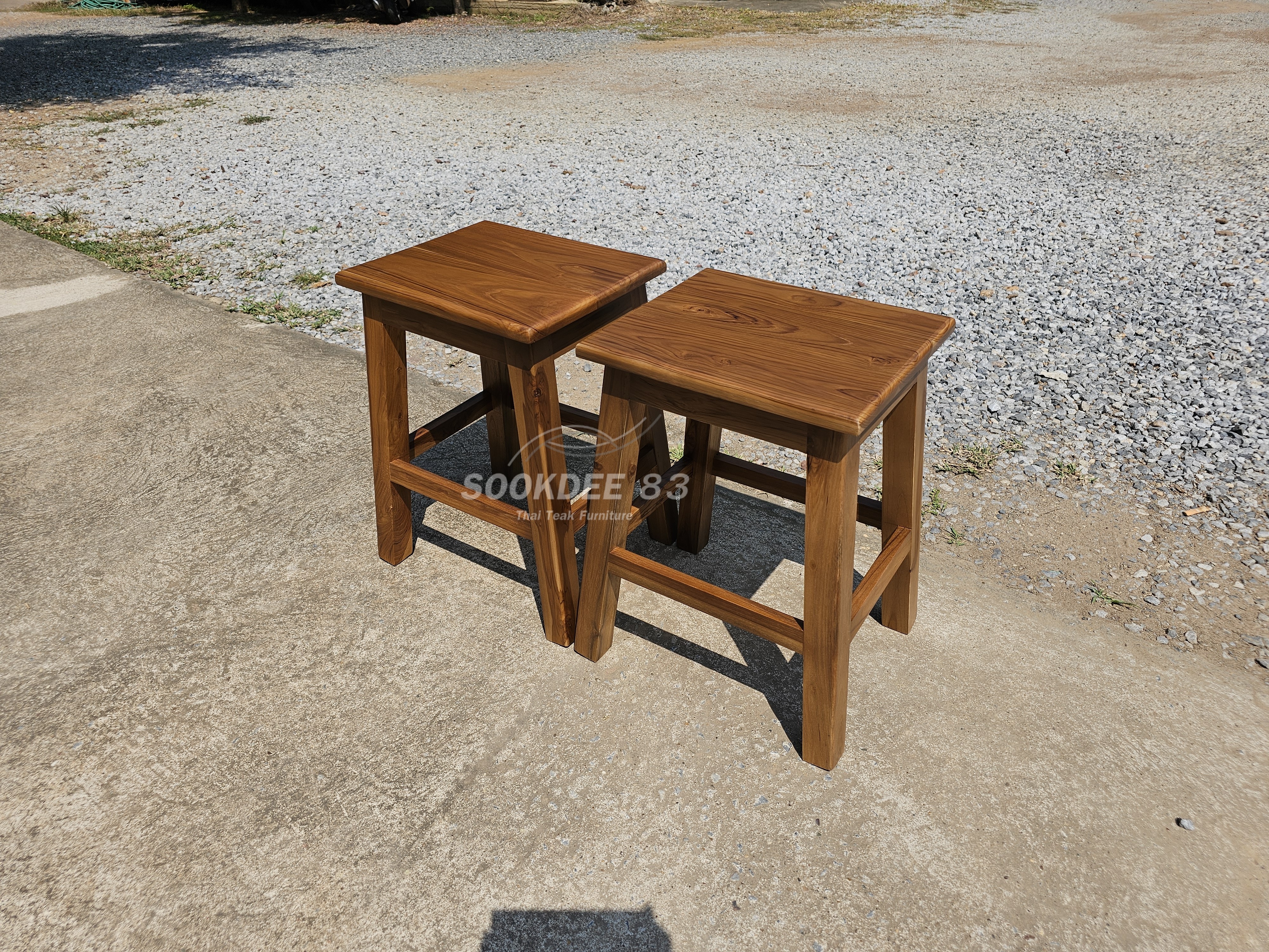 เก้าอี้มินิมอลขาเอ