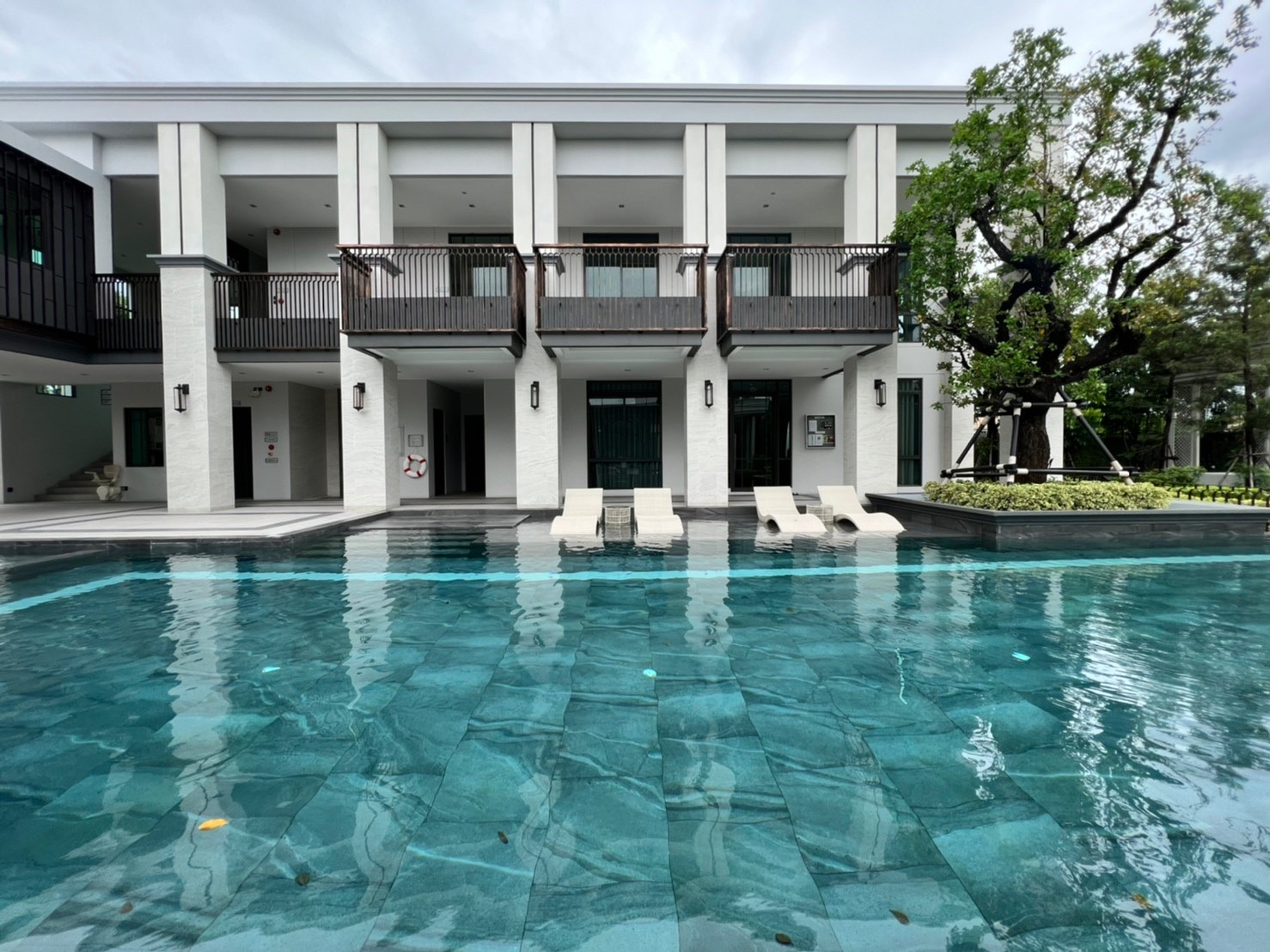 ขาย บ้านใหม่ แบบ BARE SHELL ไม่เคยเข้าอยู่ โครงการ Grand Bangkok Boulevard บางนา-อ่อนนุช