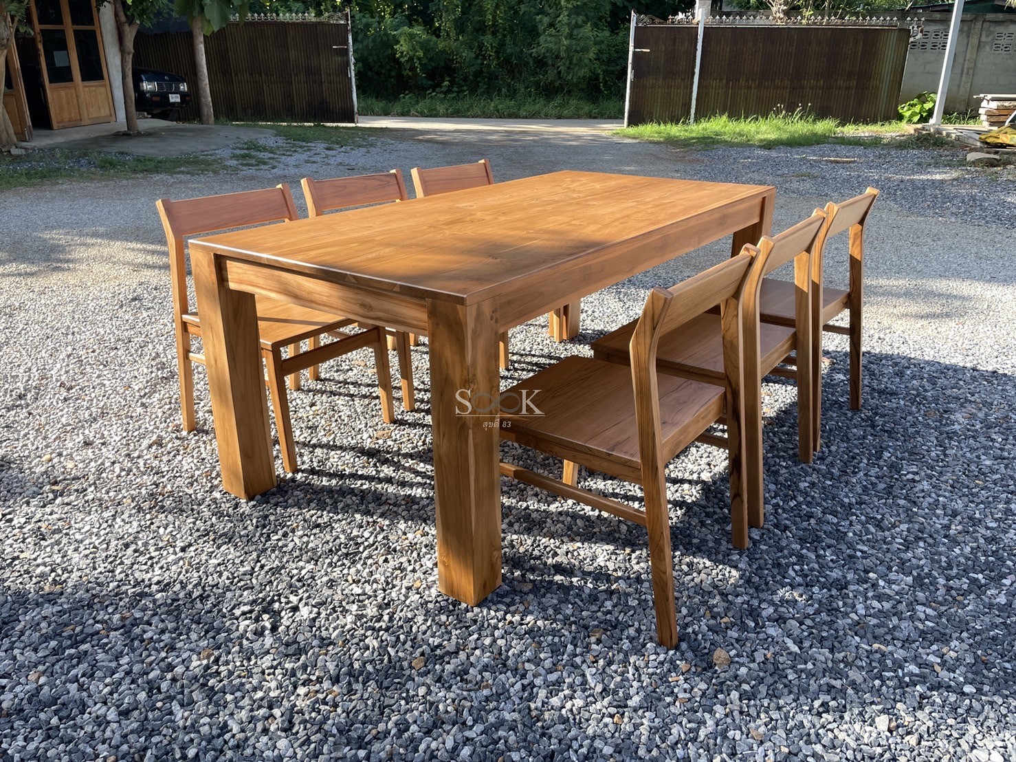 ชุดโต๊ะกินข้าวขาตรง เก้าอี้พนักแหงน