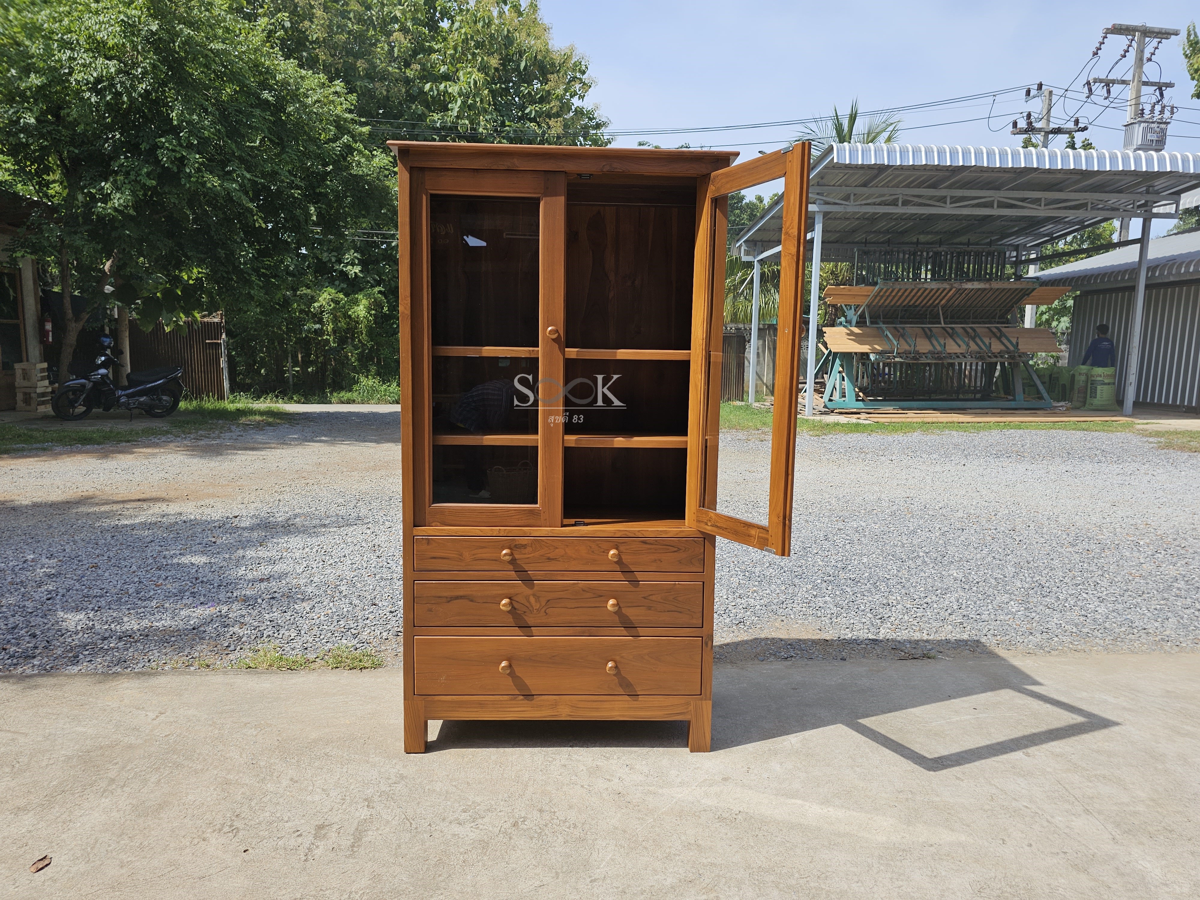 ตู้โชว์ 3 ลิ้นชักขาตรง