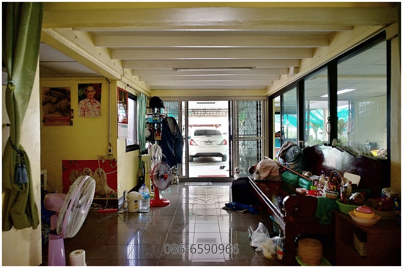 ขายบ้านเดี่ยว 2 ชั้น 4 ห้องนอน 45 ตร.ว. มบ.รัตนโกสินทร์ 200ปี รังสิต-ปทุมธานี ทำเลดีมาก ใกล้ตลาด โรงเรียน โรงพยาบาล รถไฟฟ้า ราคาถูก