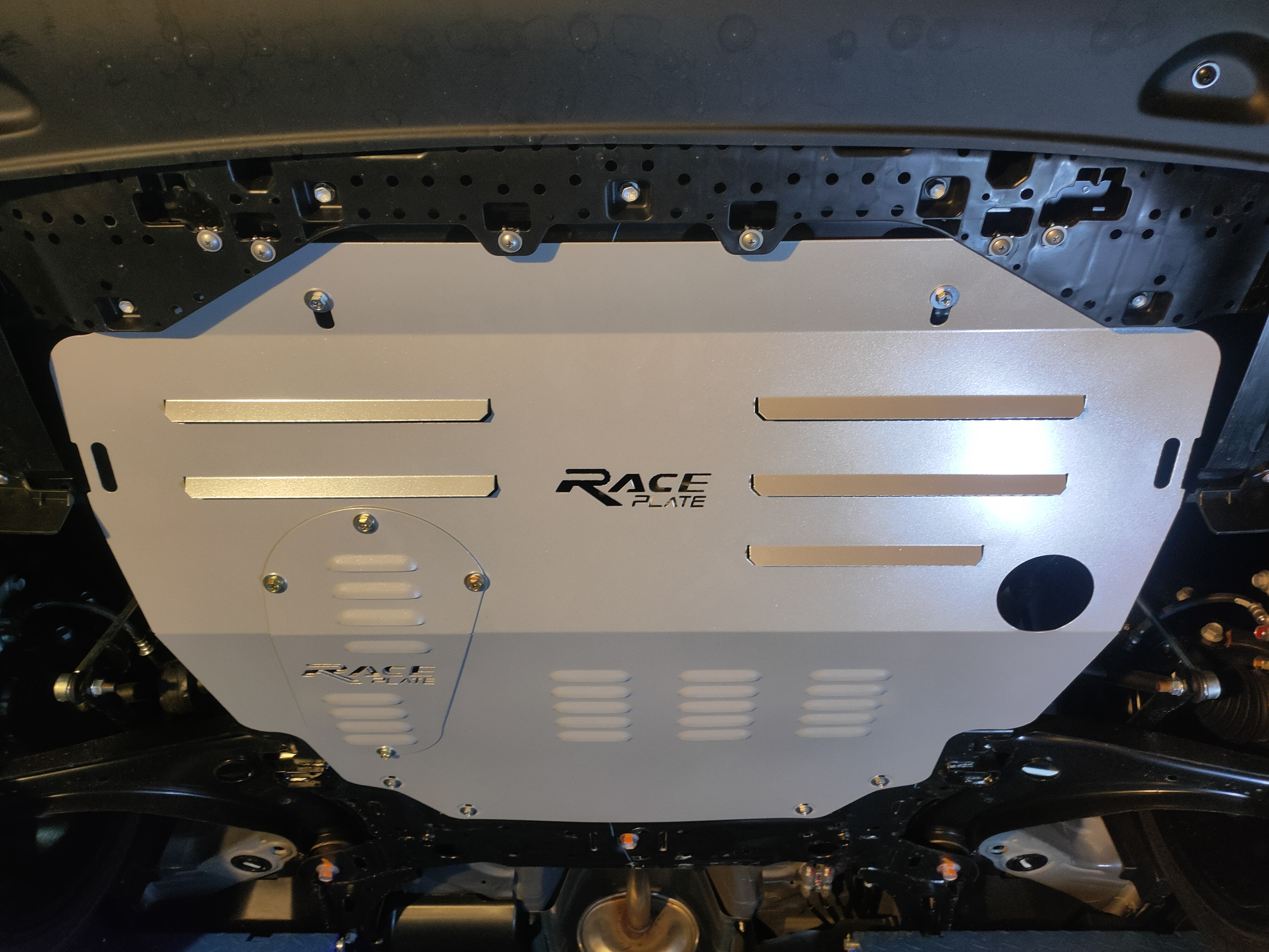แผ่นปิดใต้ห้องเครื่องอลูมิเนียม Suzuki New Swift 2018-2023 Raceplate_Undertray