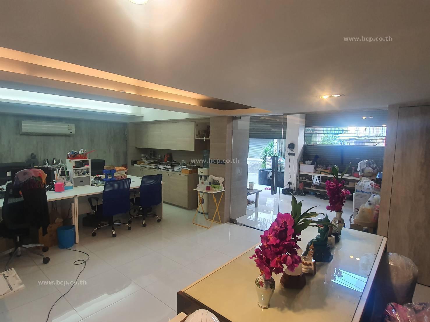 ขายด่วนอาคารพาณิชย์ 5 ชั้น ซอยอ่อนนุช 28