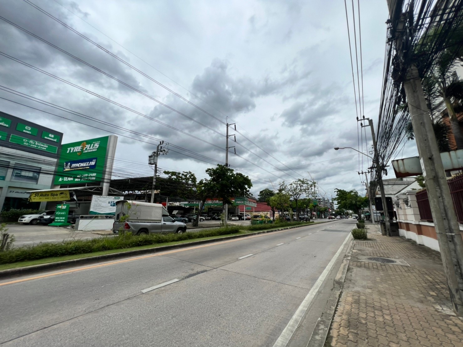 ให้เช่า โฮมออฟฟิศ สูง 4 ชั้น เพียง 31,000 บาท โครงการ Plus Park Avenue Lasalle-Srinagarindra