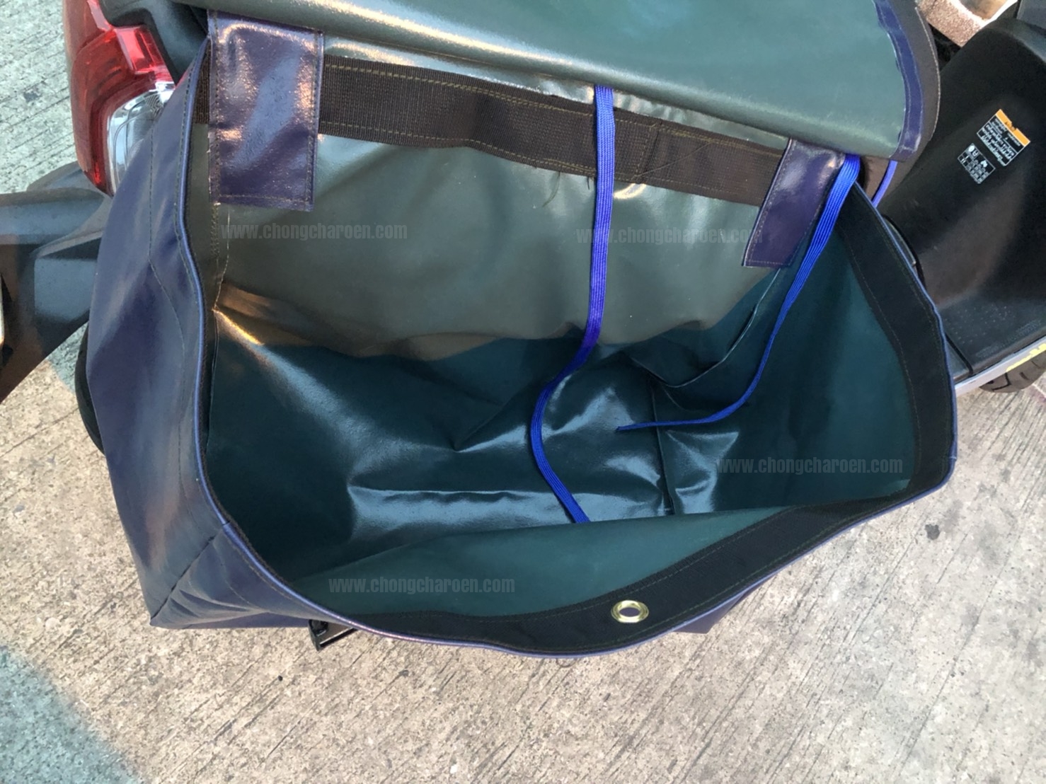 กระเป๋า ไปรษณีย์ นสพ มอเตอร์ไซค์ ขนาด XL (มีฝา) จัมโบ้ (ยาวxกว้างxสูง=55x31x39 ซม)