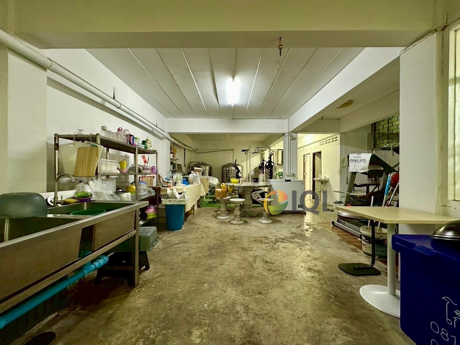 ขายอาคารพาณิชย์ 5 ชั้น 2 คูหาติดกัน ถนนหนามแดง - บางพลี ใกล้รถไฟฟ้า 2 สาย และใกล้ทางด่วน