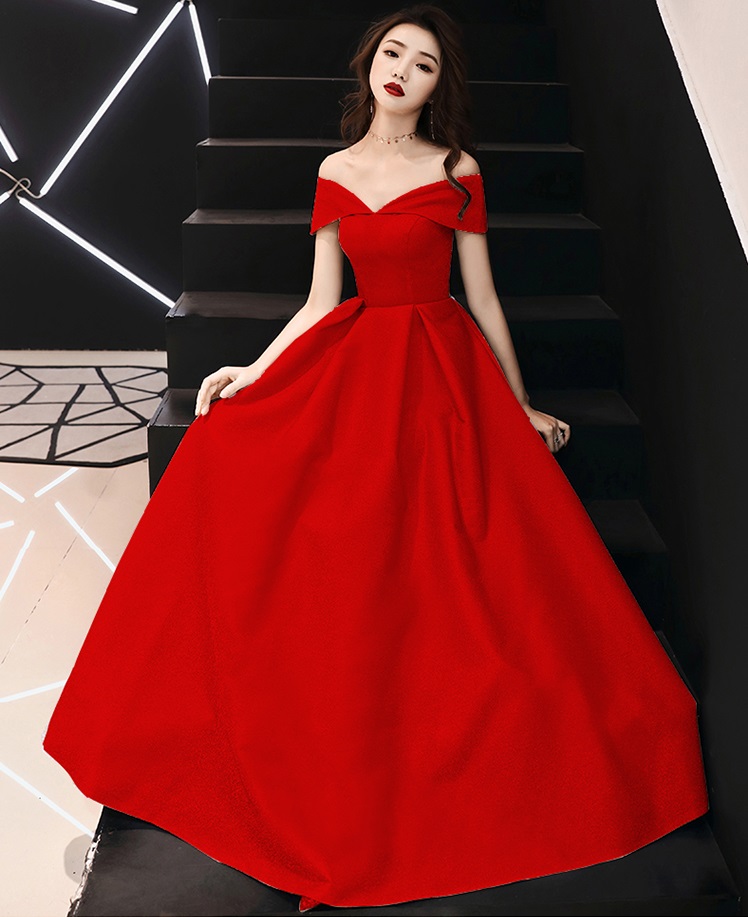 ชุดราตรียาวสีแดง ผ้ากลิสเตอร์สะท้อนแสงระยิบระยับสวยมากๆๆค่ะ ส่งฟรี ems