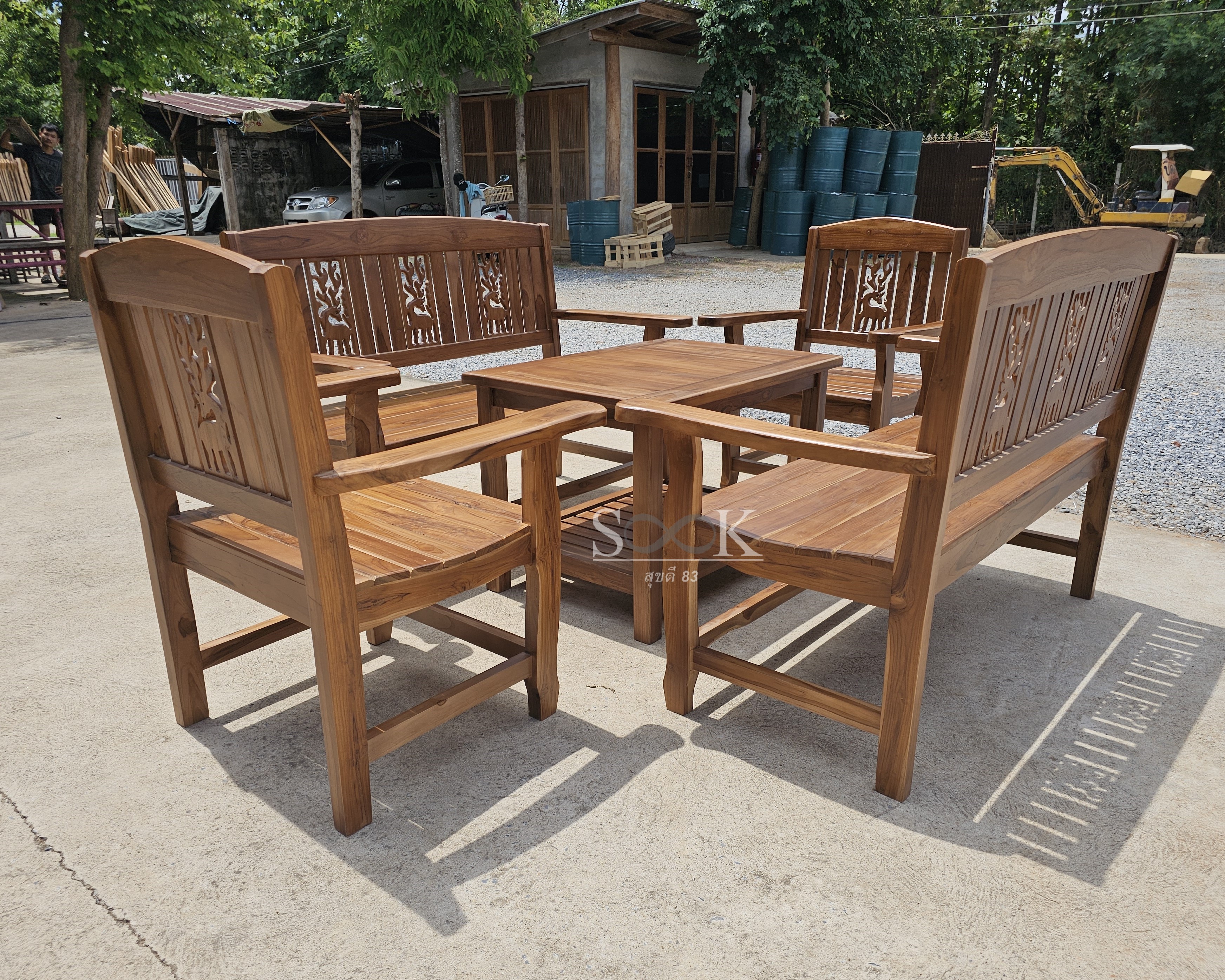 ชุดรับแขกฉลุลายกวาง