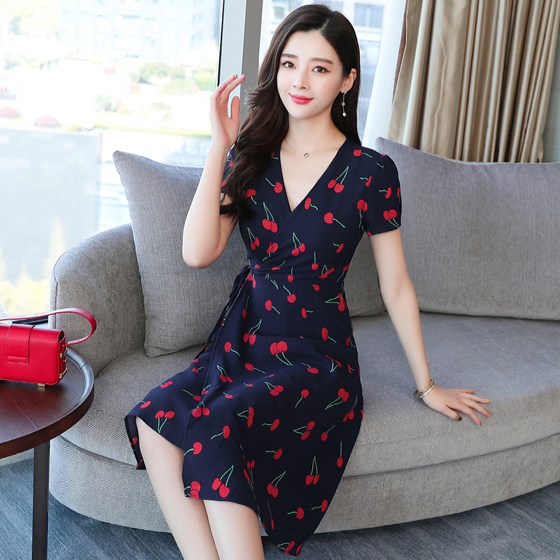 ชุดเดรสน้ำเงิน พิมพ์ลายเชอร์รี่สีแดง ส่งฟรี ems