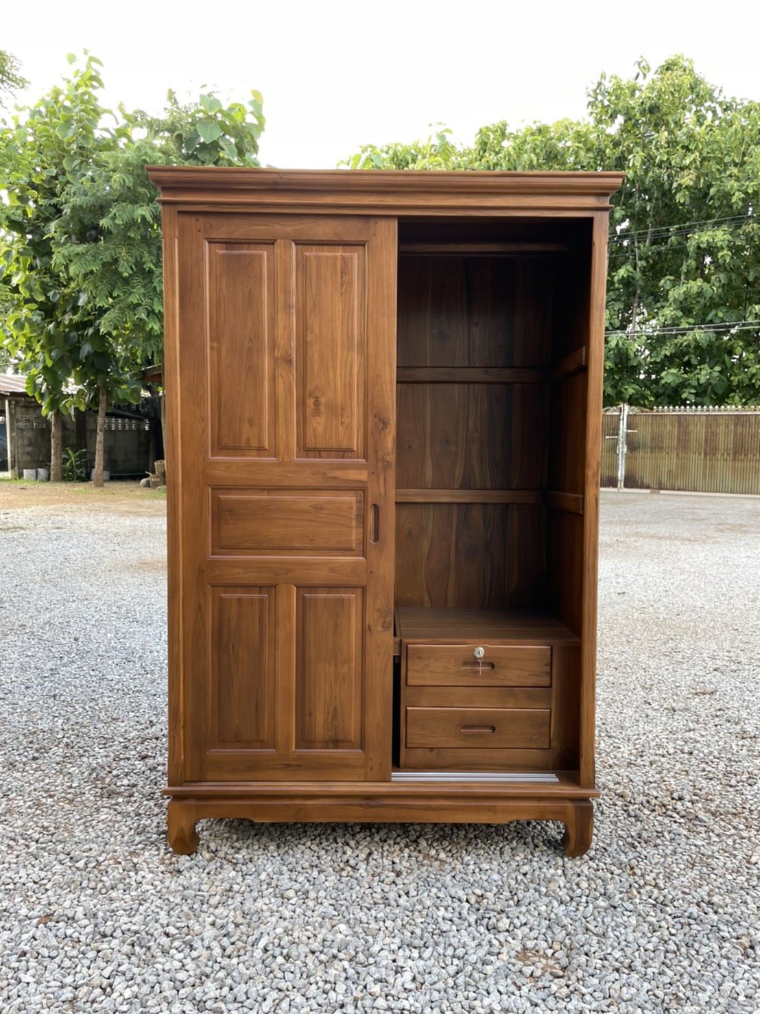 ตู้เสื้อผ้าบานสไลด์ มีขา สูง 1.8 ม.