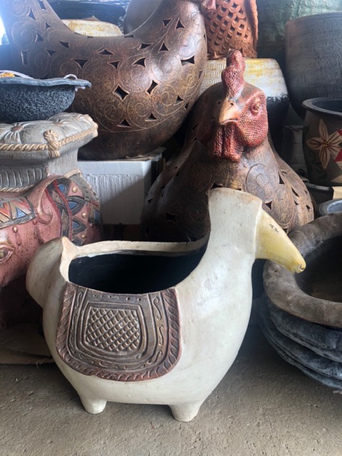 กระถางม้าดินเผา