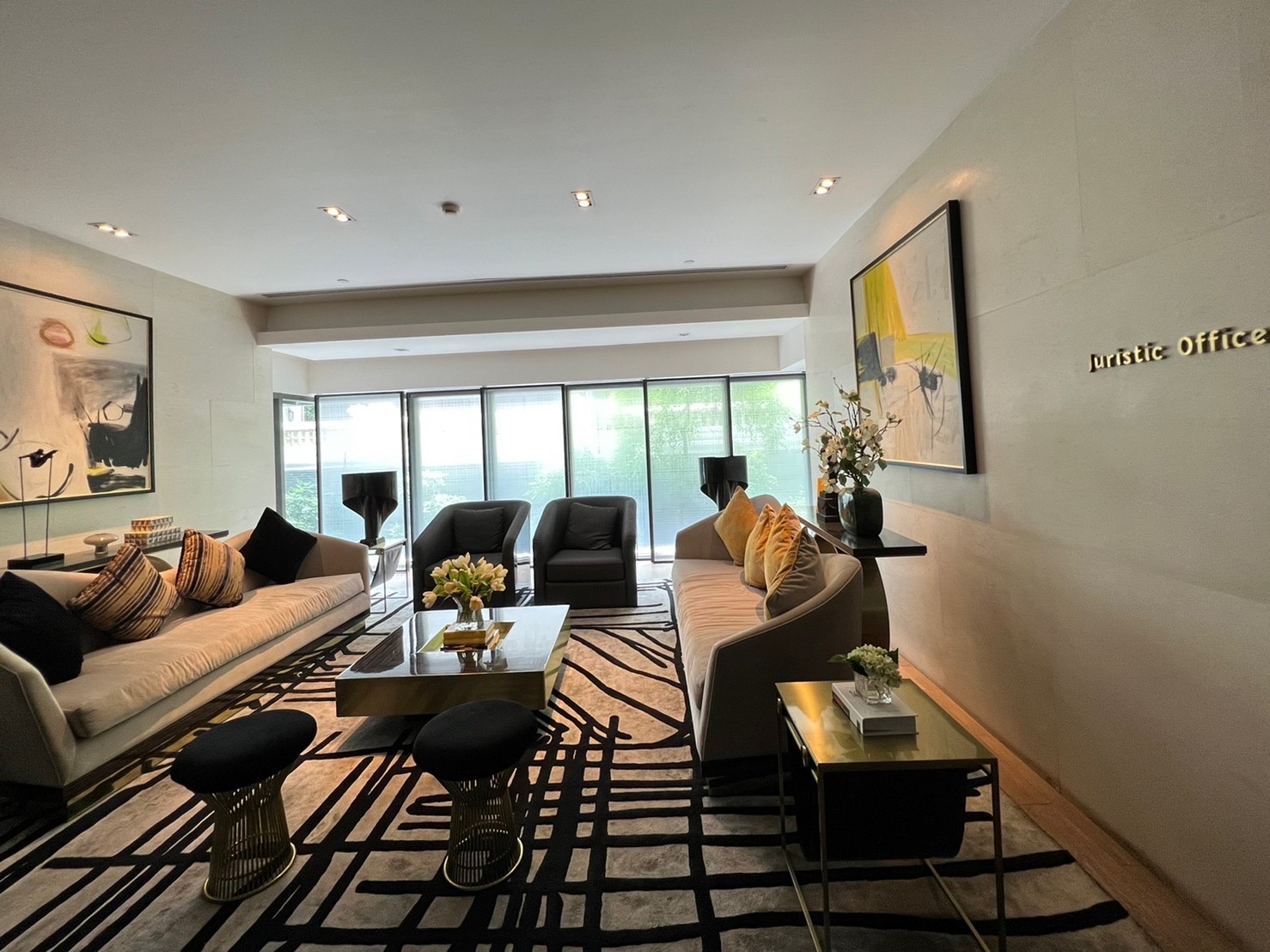 ขายคอนโดสุดหรู เดอะ แบงค็อก สาทร 1 ห้องนอนขนาดใหญ่