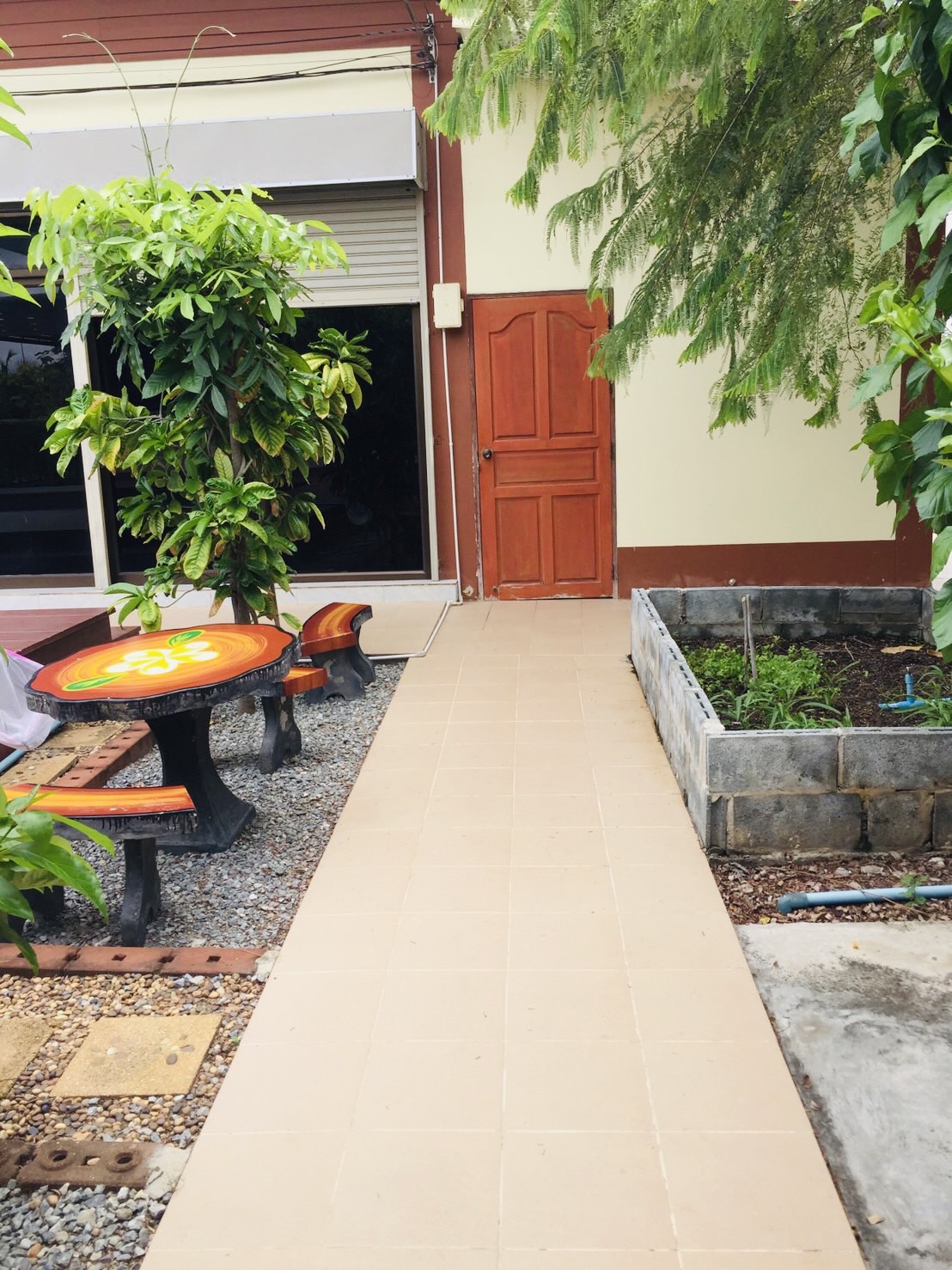 ขายที่ดิน พร้อมสิ่งปลูกสร้าง บ้านสวนศรีรัตนธรรม ทางหลวงชนบท 2001 จ.อ่างทอง