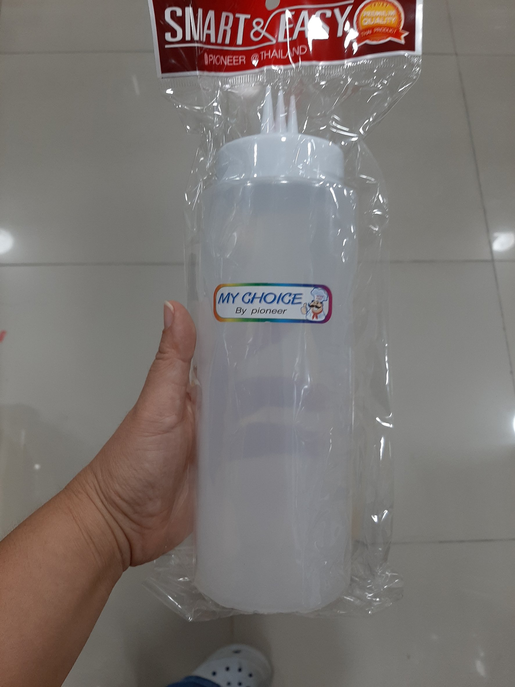 PN568/1 ขวดซอส ใส 900ml. 3 รู ตรา Pioneer