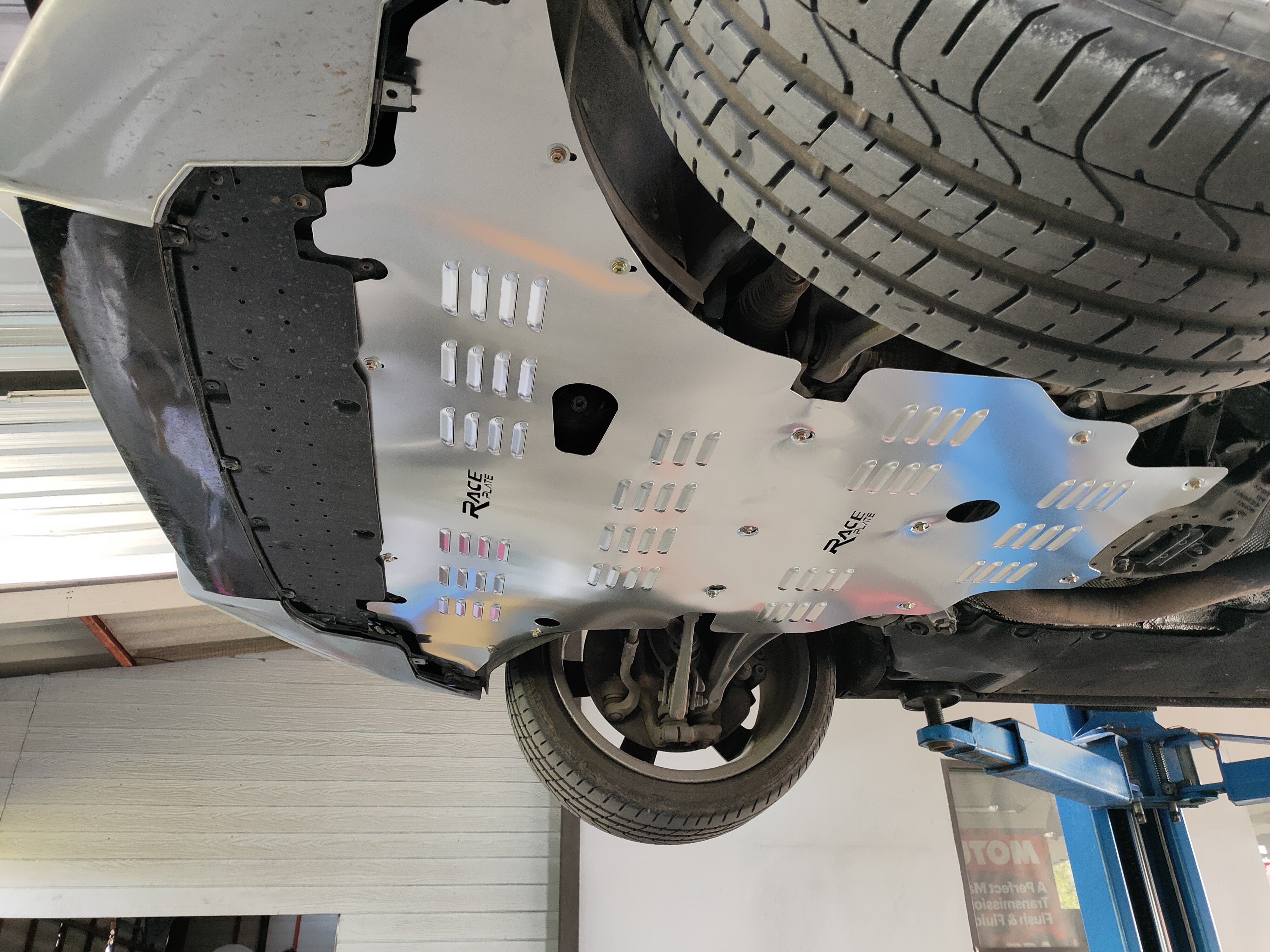 แผ่นปิดใต้ห้องเครื่องอลูมิเนียม Audi A5 2009 Raceplate_Undertray