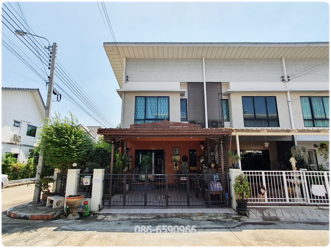 ขายบ้านทาวน์โฮม 2 ชั้น โมดิ วิลล่า ปิ่นเกล้า – วงแหวน 3 ห้องนอน 2 ห้องน้ำ จอดรถได้ 2 คัน พื้นที่ใช้สอย 122 ตร.ม. หลังมุม 26.1 ตร.ว. พื้นที่เยอะ บรรยากาศดี ราคาถูก