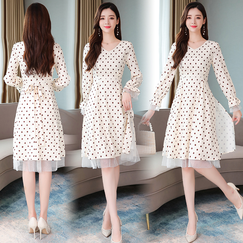 ชุดเดรสสีครีมผ้าโพลีเอสเตอร์ผสมลายจุดสีน้ำตาล แขนยาว ส่งฟรี ems