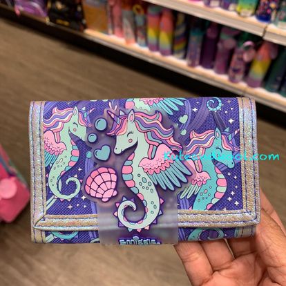 กระเป๋าตัง ไม่มีสาย Smiggle Wallet - Better- ม่วง ม้าน้ำ