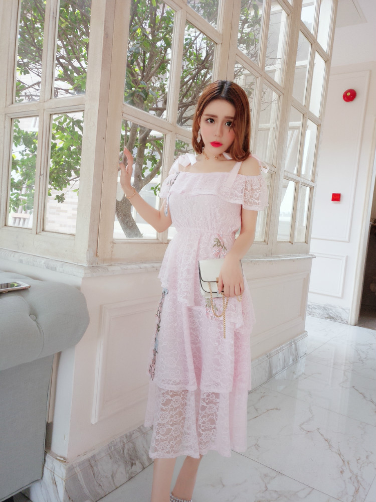 ชุดเดรสยาวสีชมพูผ้าลูกไม้ ส่งฟรี ems
