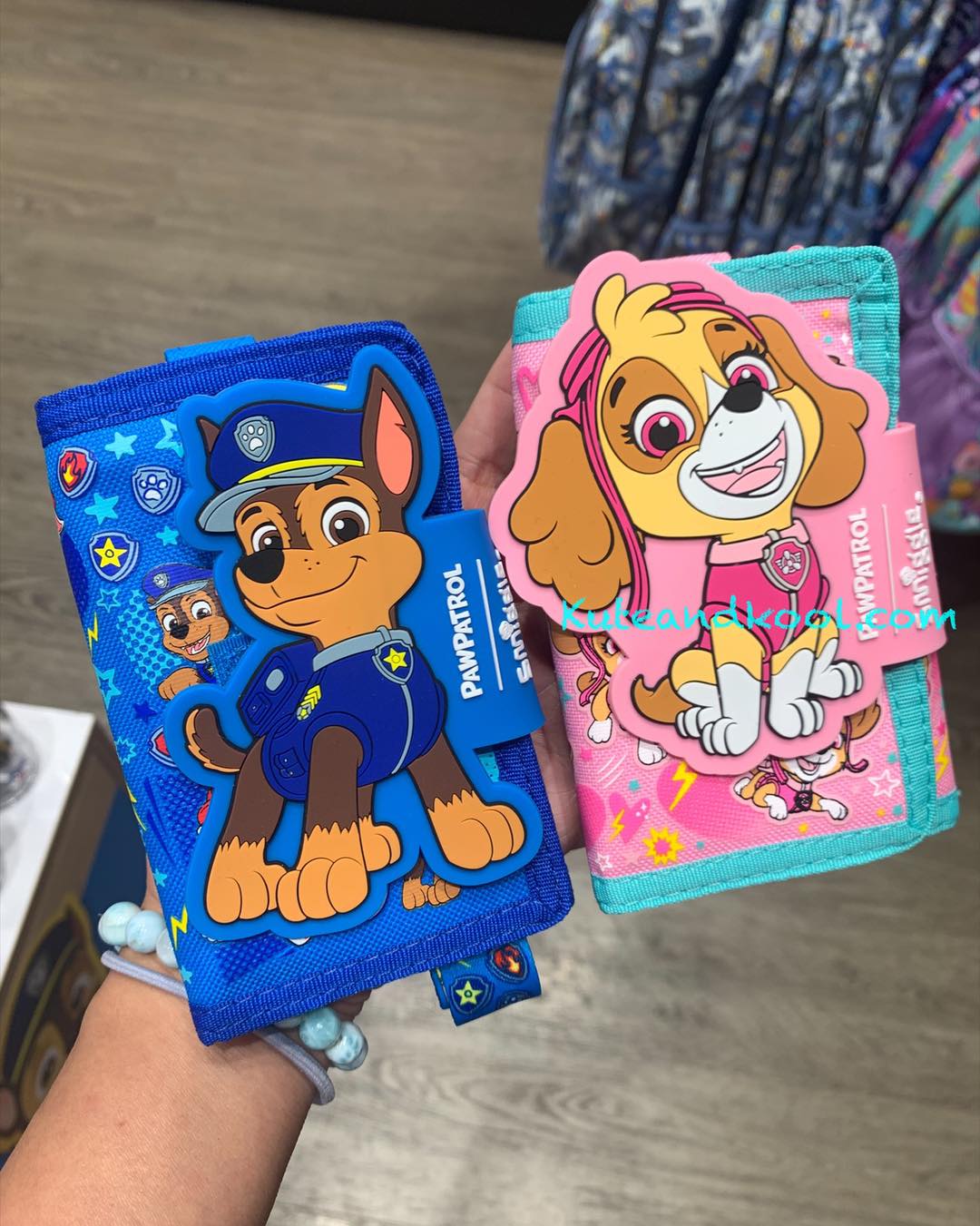 กระเป๋าตัง smiggle wallet with lanyard- Paw น้ำเงิน
