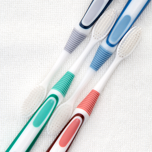 19075-แปรงสีฟัน โฟกัส วิปปิ้ง ฟิค (12 ชิ้น)