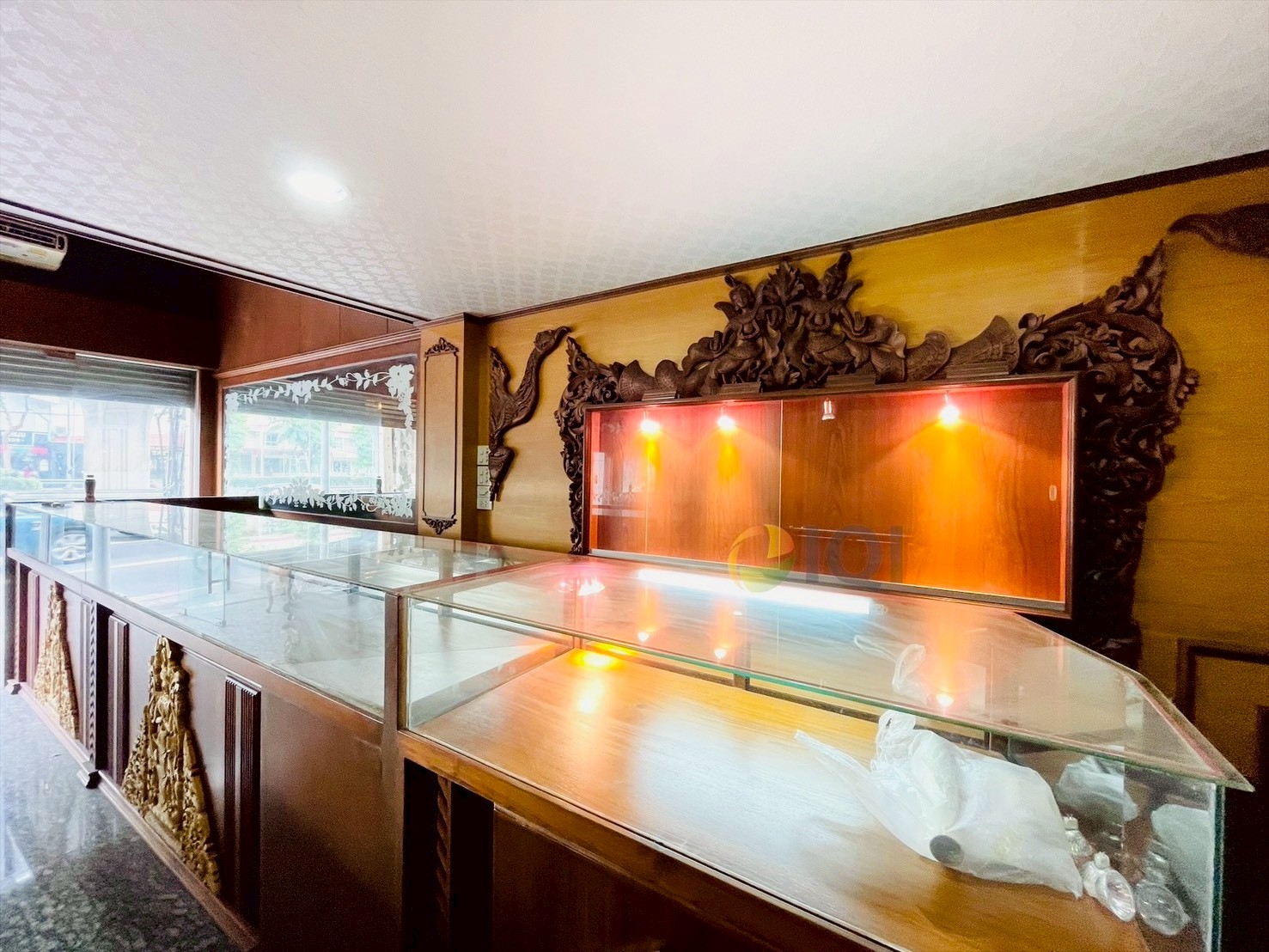 ขายอาคารพาณิชย์ 5 ชั้นครึ่ง ติดถนนอรุณอมรินทร์ ทำเลดีสามารถทำธุรกิจได้หลายอย่าง