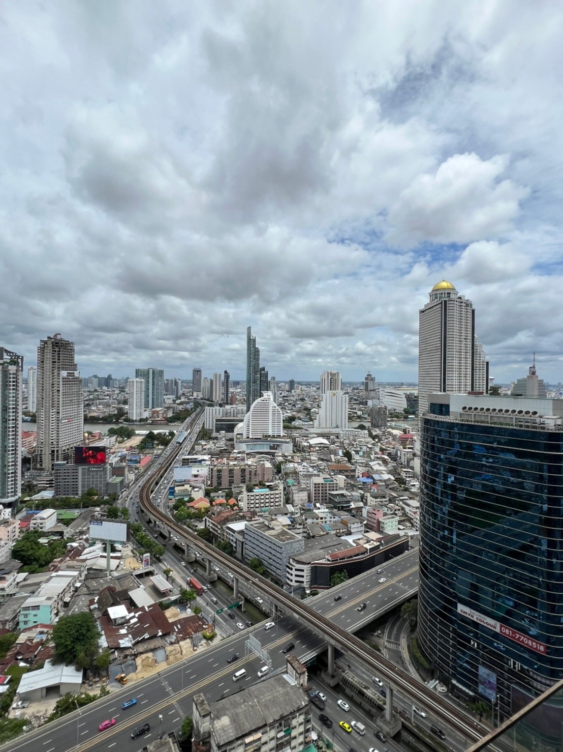 ขายคอนโดสุดหรู เดอะ แบงค็อก สาทร 1 ห้องนอนขนาดใหญ่