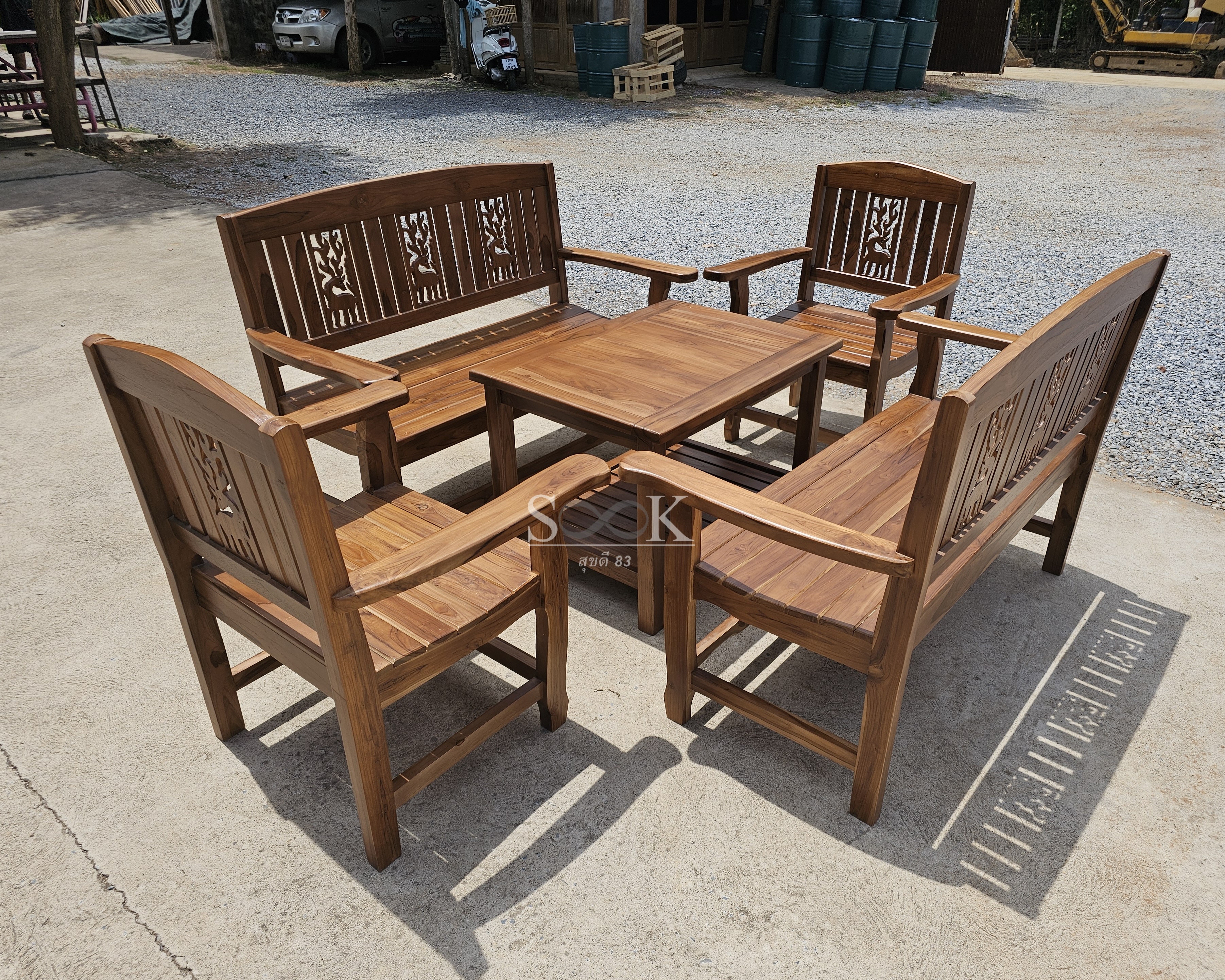 ชุดรับแขกฉลุลายกวาง