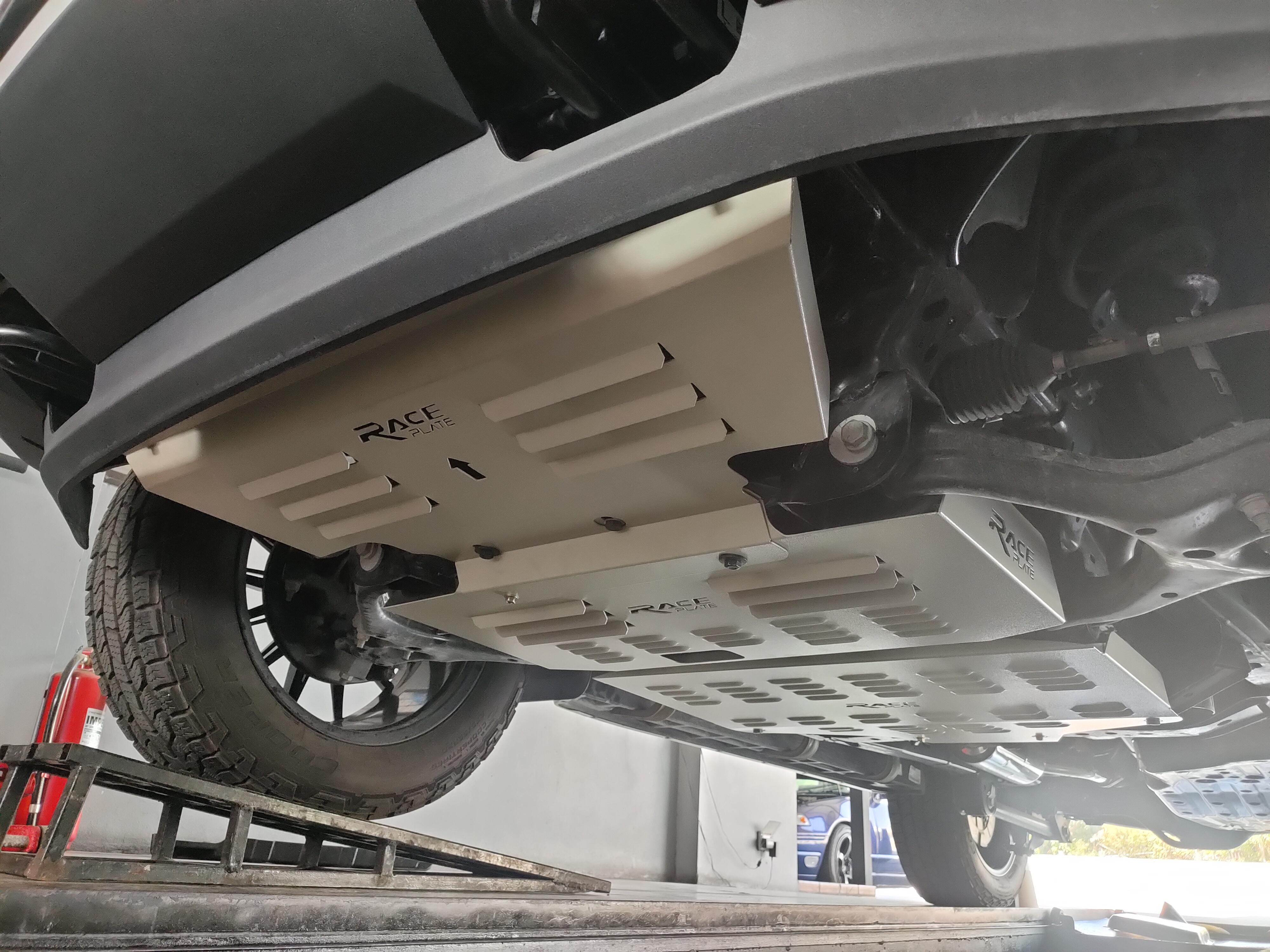 แผ่นปิดใต้ห้องเครื่องอลูมิเนียม Ford Ranger Next-gen Raptor, Everest 2022 Raceplate_Undertray