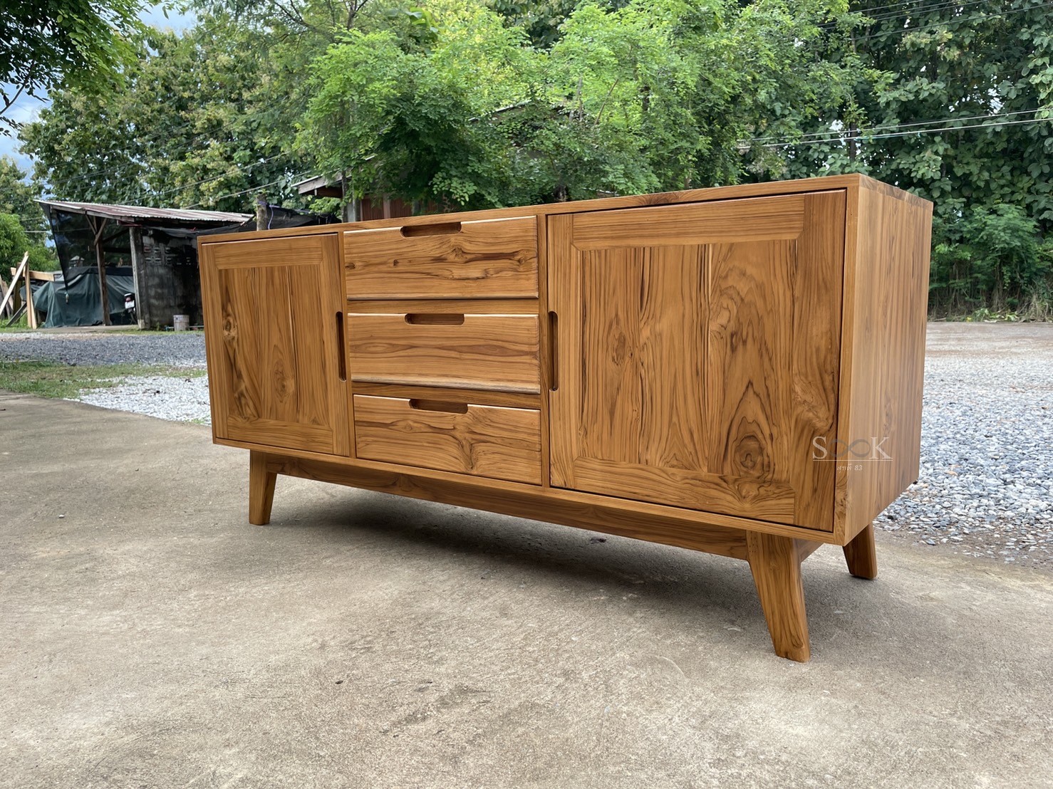 ตู้วางทีวีโมเดิร์น (สีสัก)