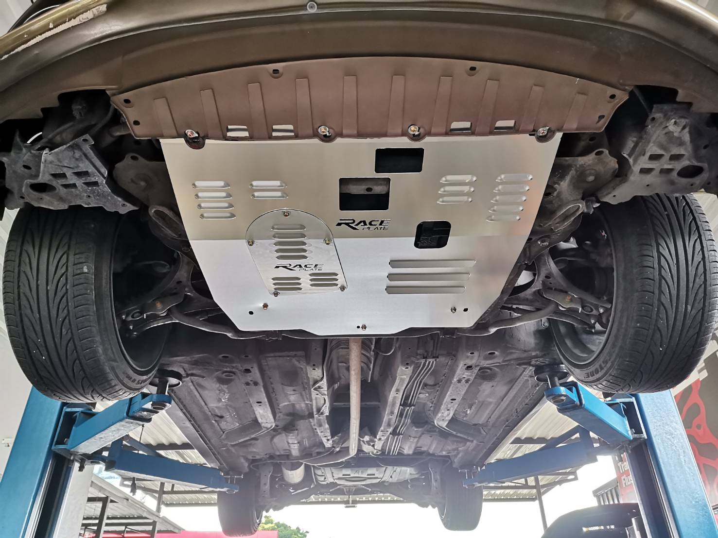 แผ่นปิดใต้ห้องเครื่องอลูมิเนียม Honda Civic FD FB Raceplate_Undertray