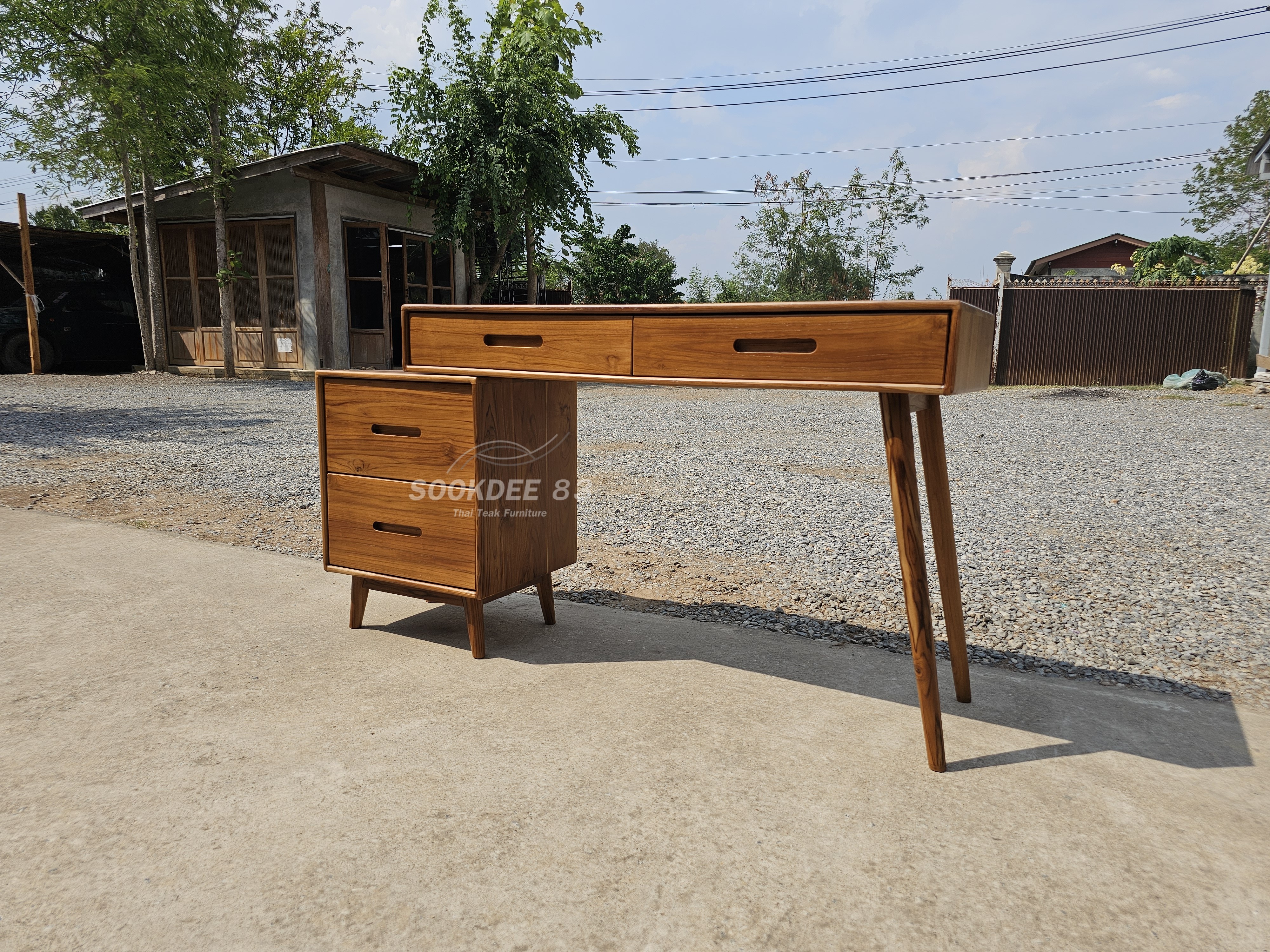 โต๊ะทำงานมินิมอล ผสมตู้ลิ้นชัก