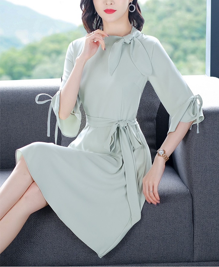 ชุดเดรสใส่ทำงาน สีเขียว ผ้าซาตินเนื้อดี เนื้อเงา ทิ้งตัวสวย ส่งฟรี ems