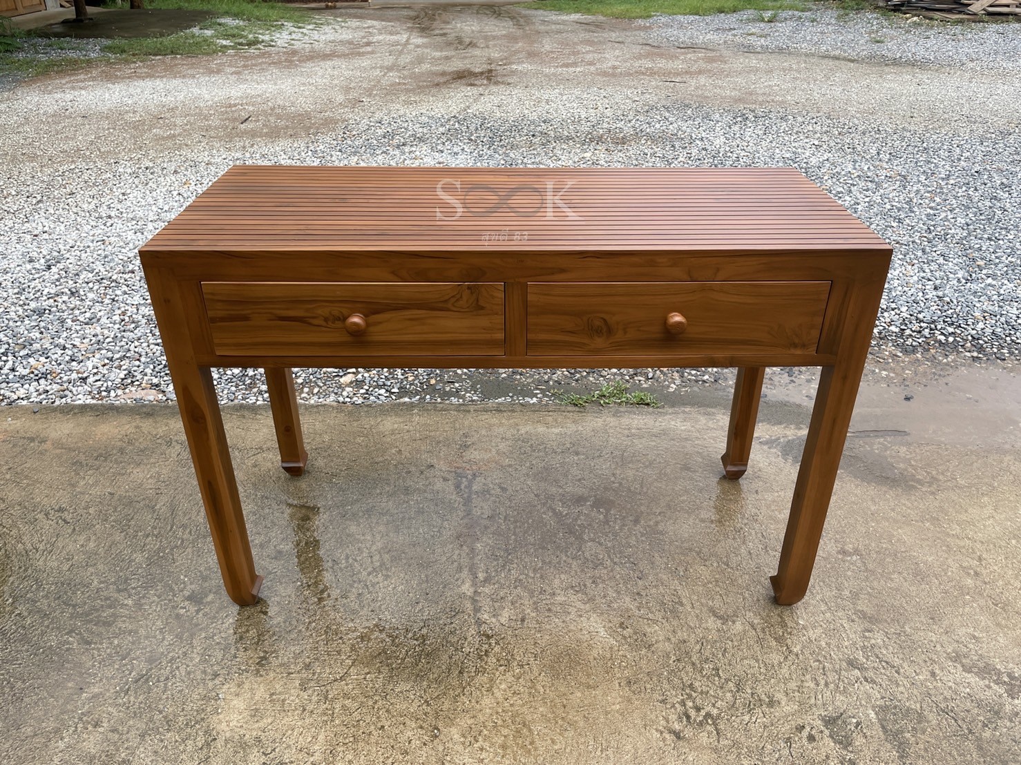 โต๊ะคอนโซลประดับซี่