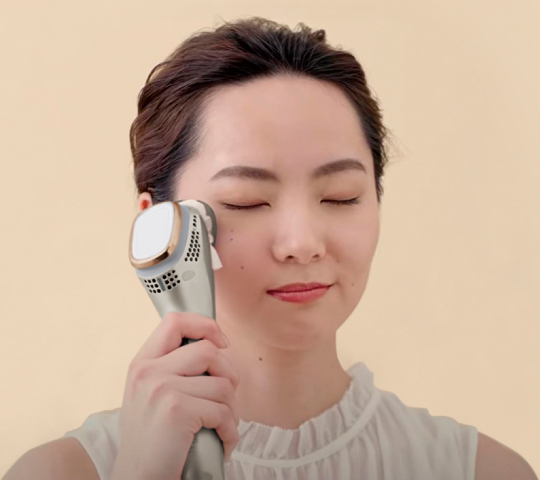 เครื่องนวดหน้า/เครื่องผลักวิตามิน Panasonic EH-ST0A-N รุ่นใหม่ล่าสุด! รับประกัน 1 ปี ไร้สายและใช้กับไฟฟ้าได้ทั่วโลก นำเข้าจาก Panasonic Japan