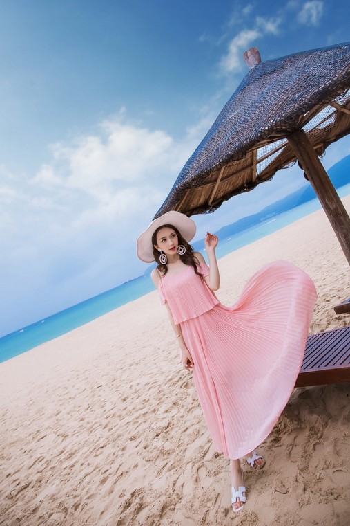 เดรสยาวผ้าชีฟองเนื้อดี สีชมพู สายเดี่ยวเปิดไหล่ ส่งฟรี ems