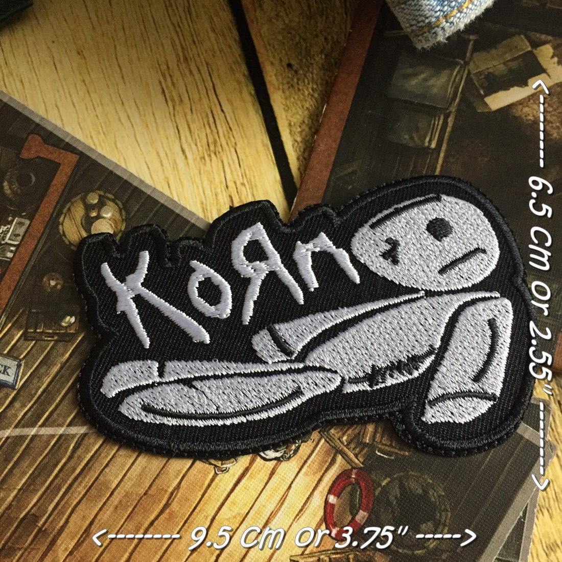 Korn วงดนตรี ร็อค เฮฟวี่เมทัล พังค์ ตัวรีดแบบปัก อาร์มปัก ตัวรีดติดเสื้อ ตัวรีด ติดกระเป๋า ติดหมวก ติดแจ๊คเก็ต Rock Iron on Embroidered Patch