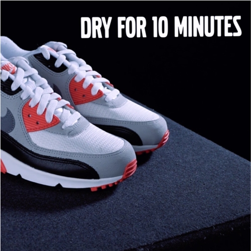 Carbon Pro 300ml. สเปรย์กันน้ำสูตรคาร์บอน สำหรับหนังและสิ่งทอ