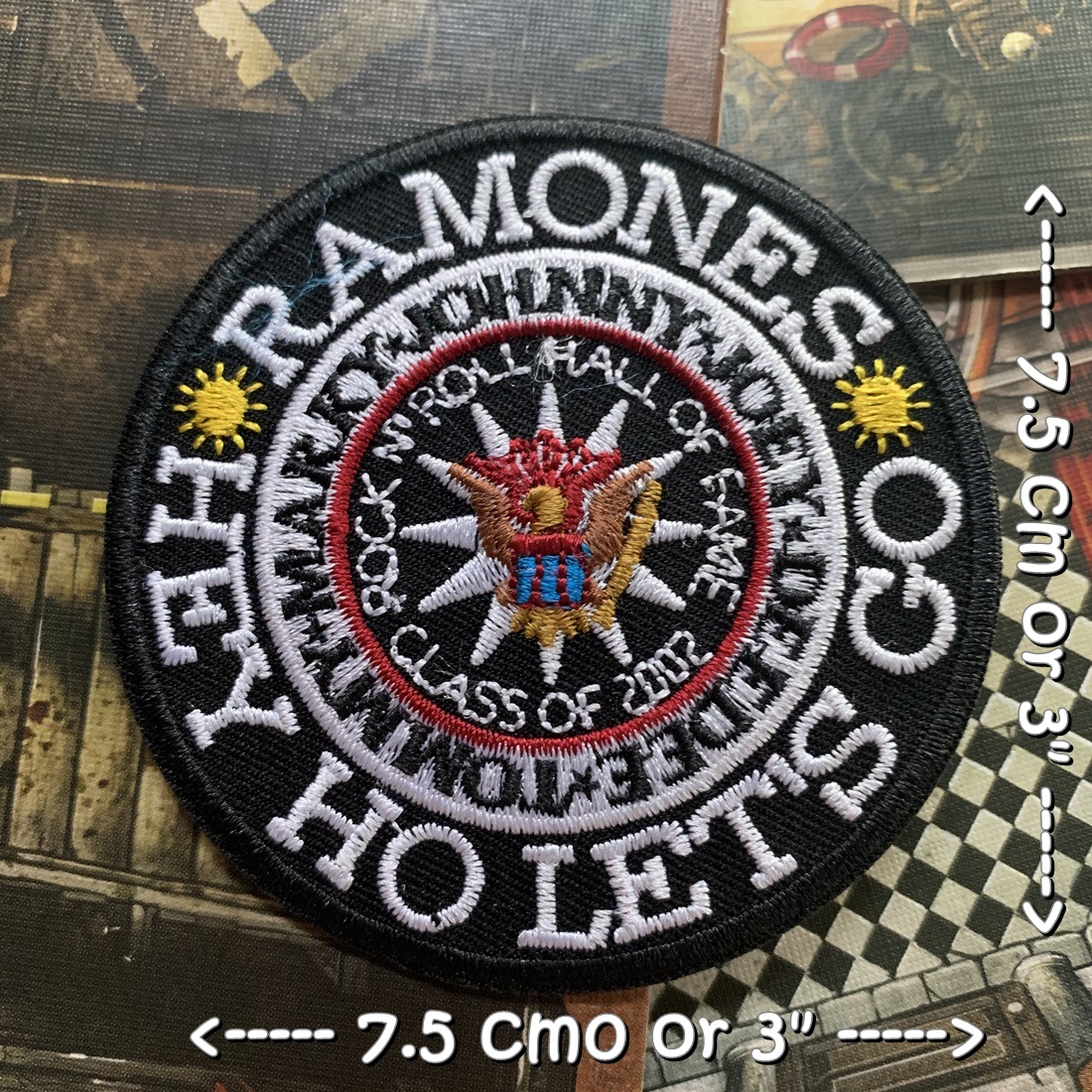 Ramones วงดนตรี ร็อค เฮฟวี่เมทัล พังค์ ตัวรีดแบบปัก อาร์มปัก ตัวรีดติดเสื้อ ตัวรีด ติดกระเป๋า ติดหมวก ติดแจ๊คเก็ต Rock Iron on Embroidered Patch